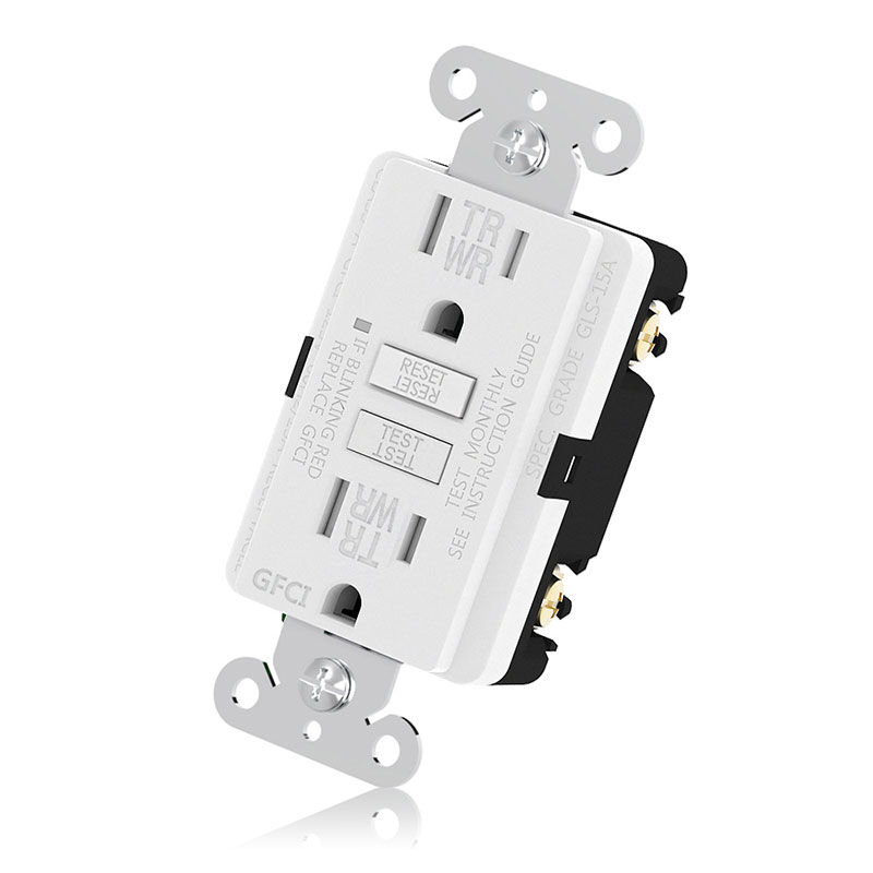 Front-and-side-of-GLS-15ATRWR-GFCI-outlets-shown-at-15°-angle